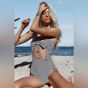 Cupshe Womens Large Pinstripe Strapless One Piece Swimsuit Swimwear Summer Beach